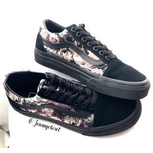 Unisex VANS Floral Velvet Old Skool Sneakers/Shoes
